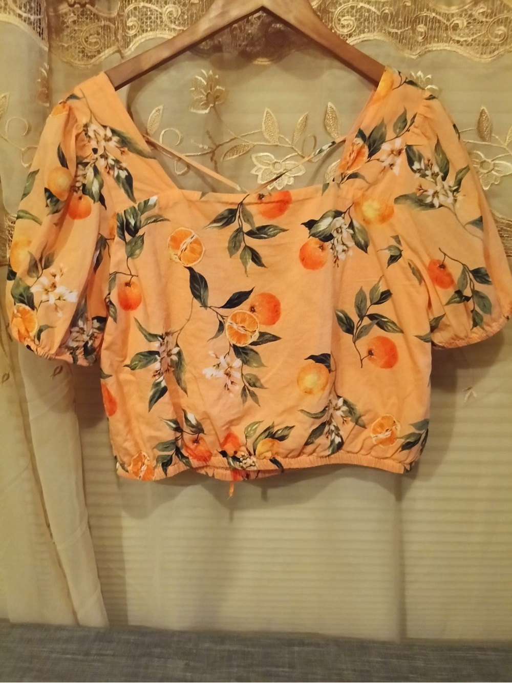 LOFT Peach Floral Puff-Sleeve Crop Top